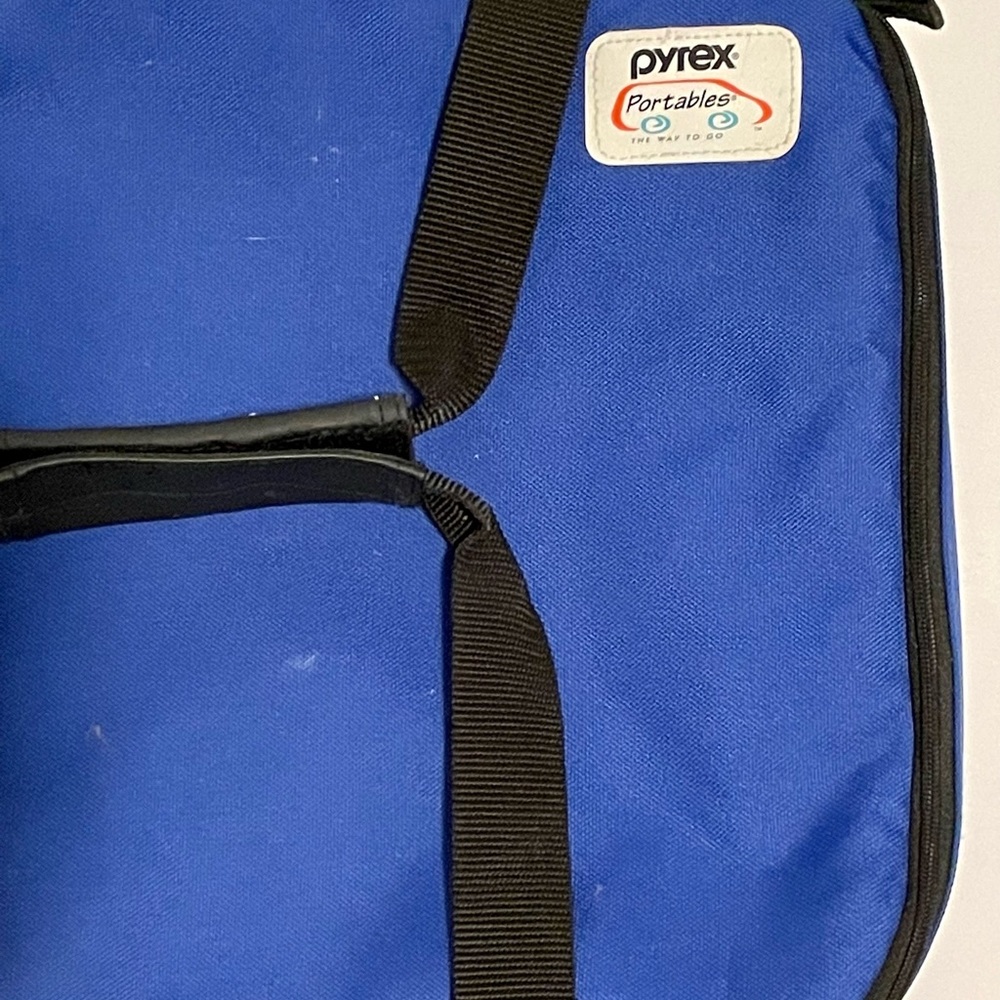 Pyrex To Go Casserole Insulated Carrier - Picture 2 of 8
